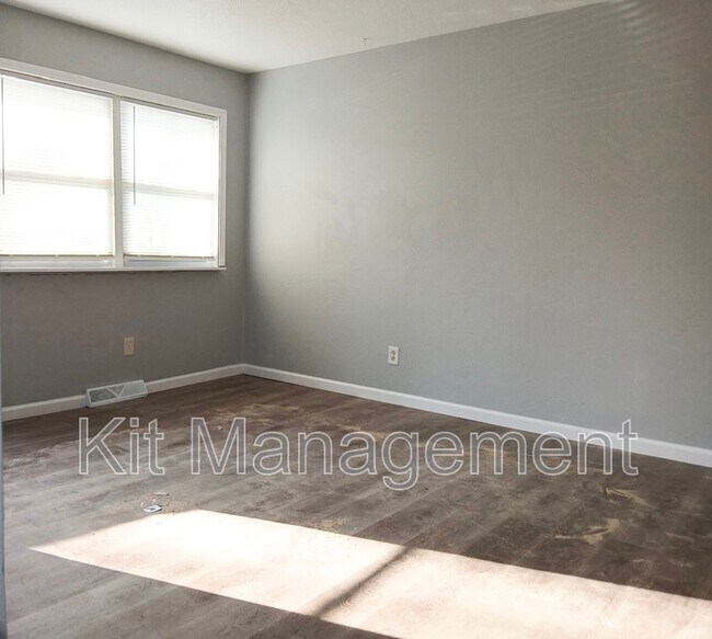 Foto del edificio - 5517 Douglas Rd