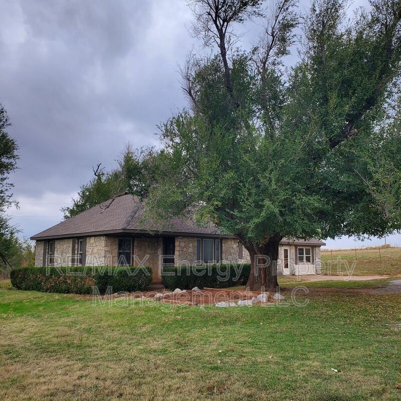Primary Photo - 2516 S Red Rock Rd