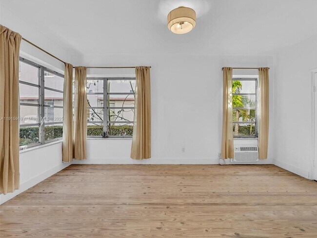 Foto del edificio - 821 Jefferson Ave