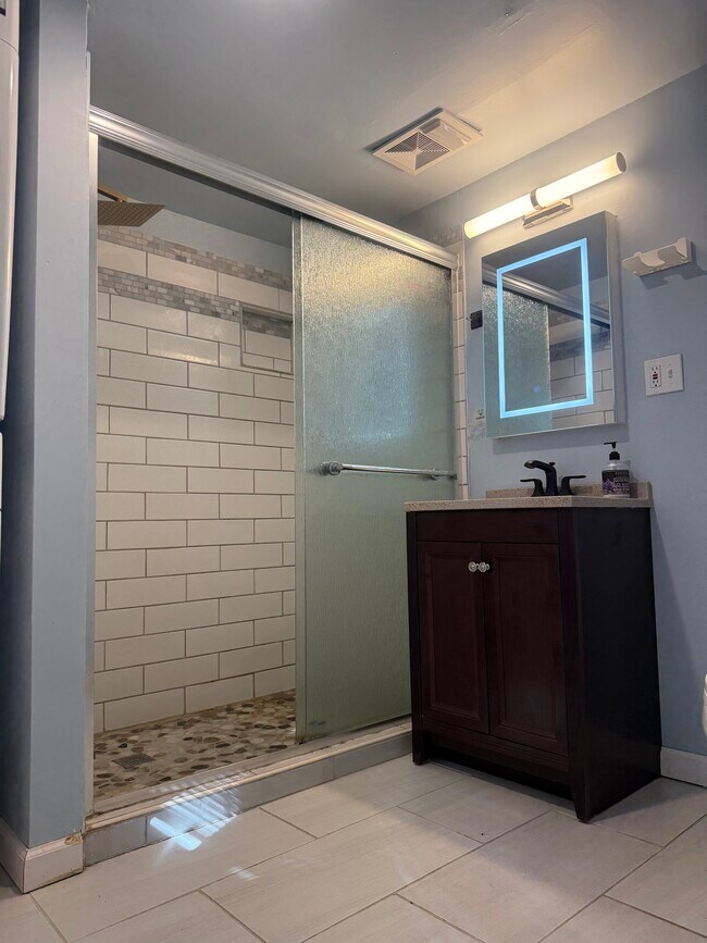 Foto del edificio - 18 Pine St