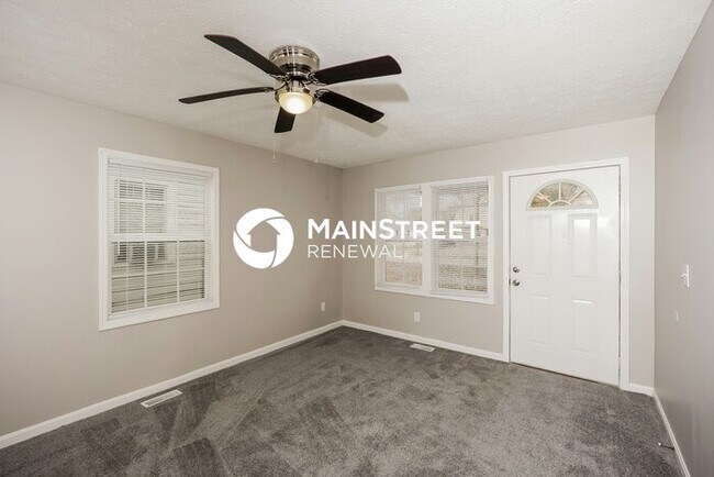 Building Photo - 3 Bedroom Pet-Friendly Home in LOUISVILLE, KY with Main Street Renewal