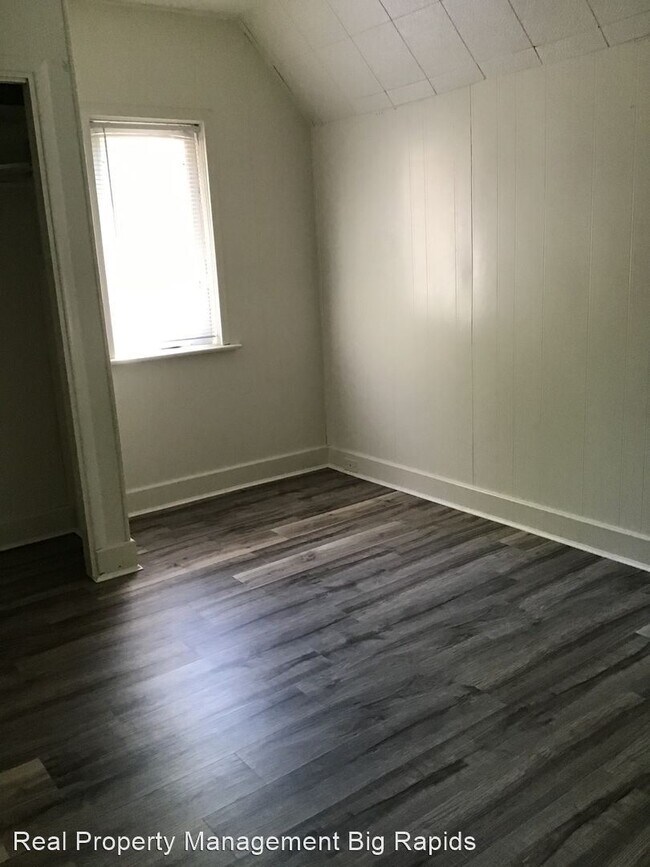 Building Photo - 511 S Michigan Ave