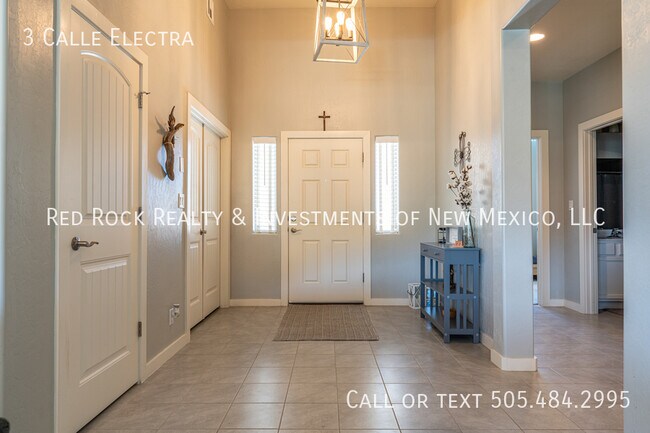 Foto del edificio - Custom, newly built home near Eldorado of ...