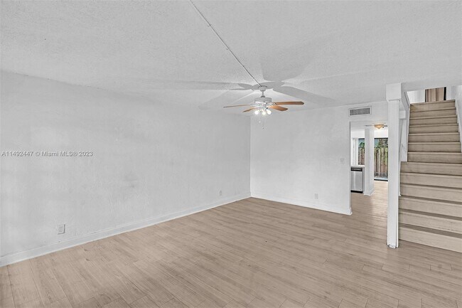 Building Photo - 5277 SW 40th Ave