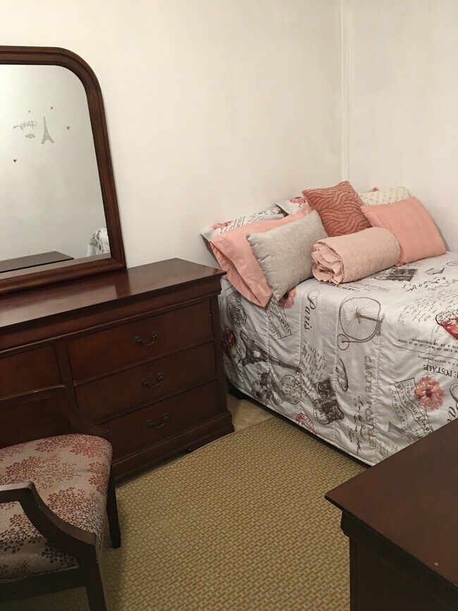 Bedroom - 511 2nd St