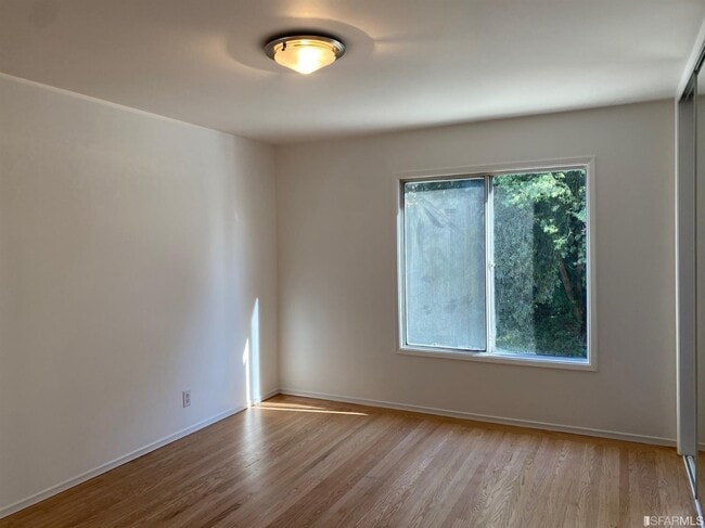 Building Photo - 415 Panorama Dr