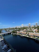 Building Photo - 2500 Parkview Dr