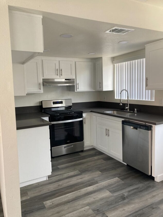 Primary Photo - Beautiful 3 Bedroom Unit in Placentia