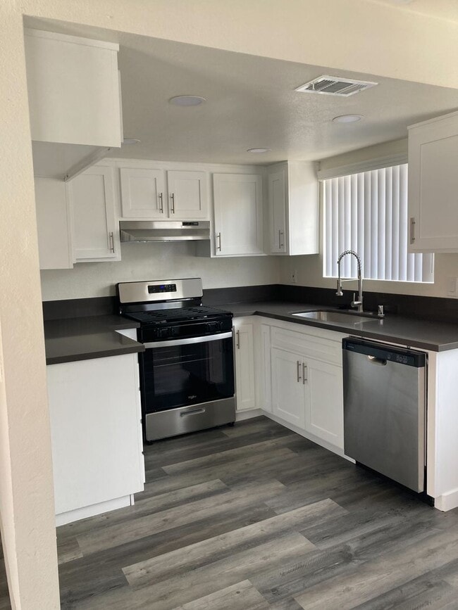 Beautiful 3 Bedroom Unit in Placentia - Beautiful 3 Bedroom Unit in Placentia Apartment