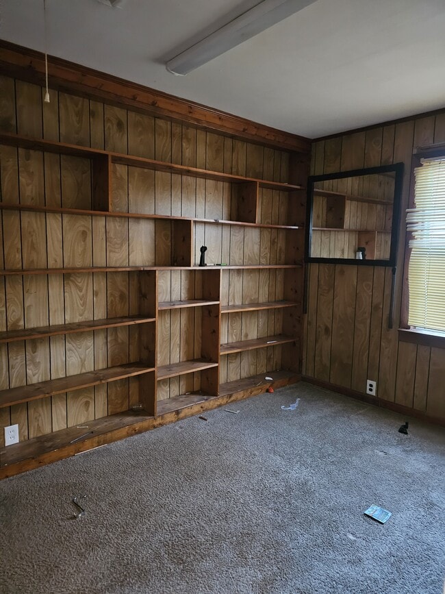 Building Photo - 105 Rutland Cir