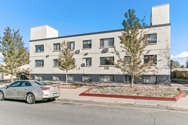 Building Photo - 560 Dayton St