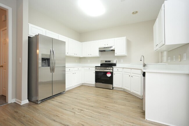 Foto del edificio - 8065 Stoneham Ct
