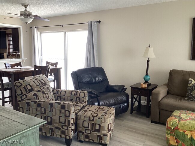 Foto del edificio - 6900 Estero Blvd