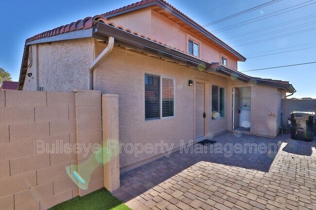 Foto del edificio - 6221 E Greenway St