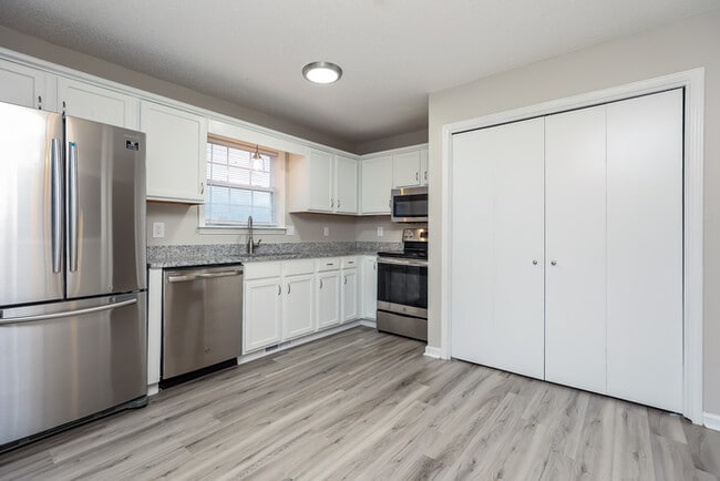 Building Photo - 249 Cranklen Cir