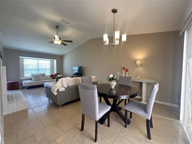 Foto del edificio - 10627 Sandpiper Dr