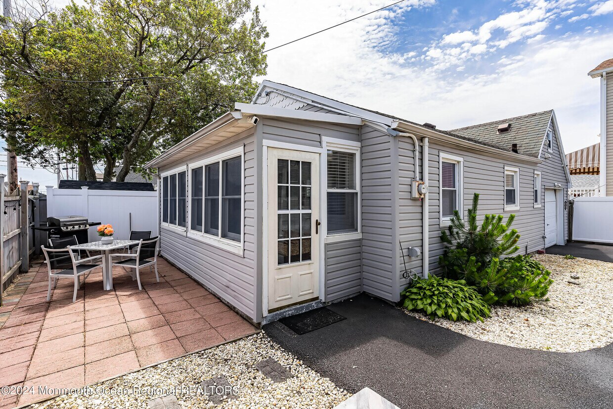 112 Brown Ave, Lavallette, NJ 08735 House Rental in Lavallette, NJ