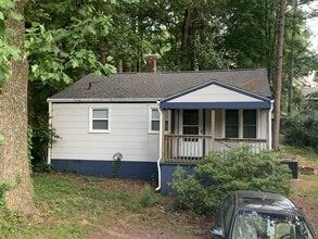 Building Photo - 3811 Greenleaf St