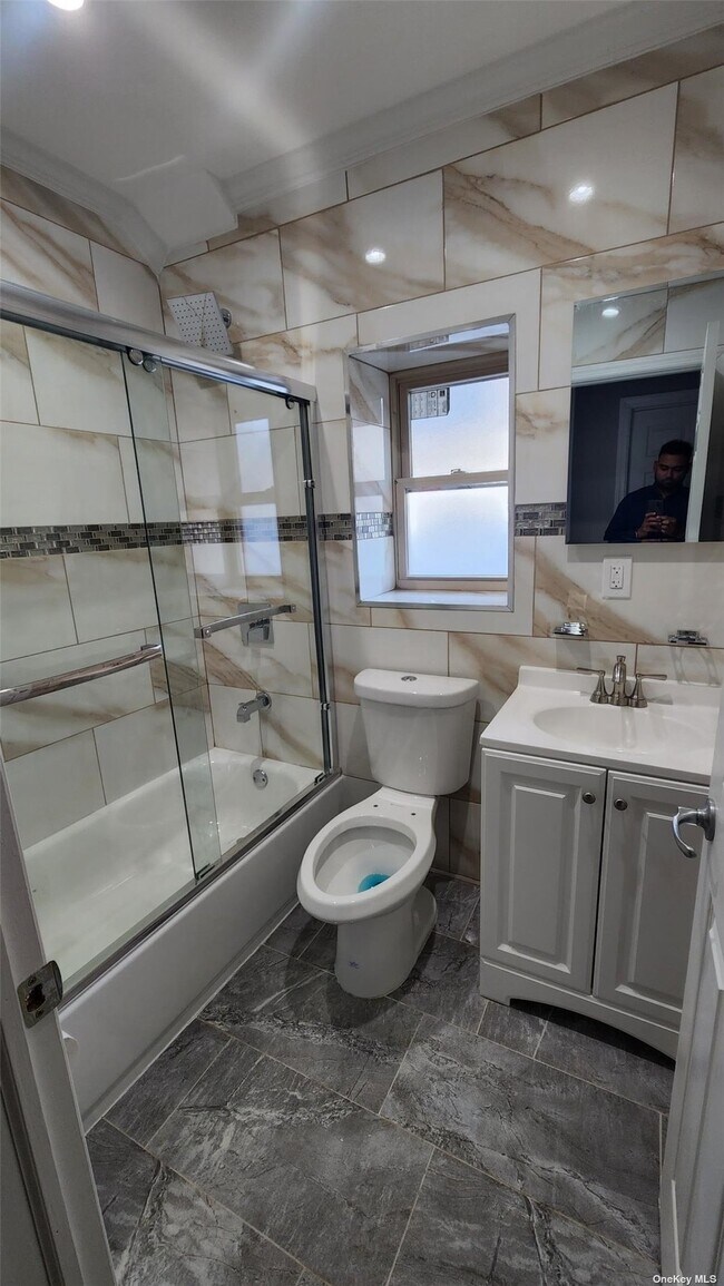 Foto del edificio - 128-16 116th Ave