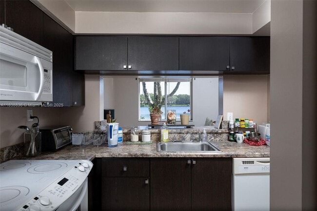 Building Photo - 706 NW 92nd Ave