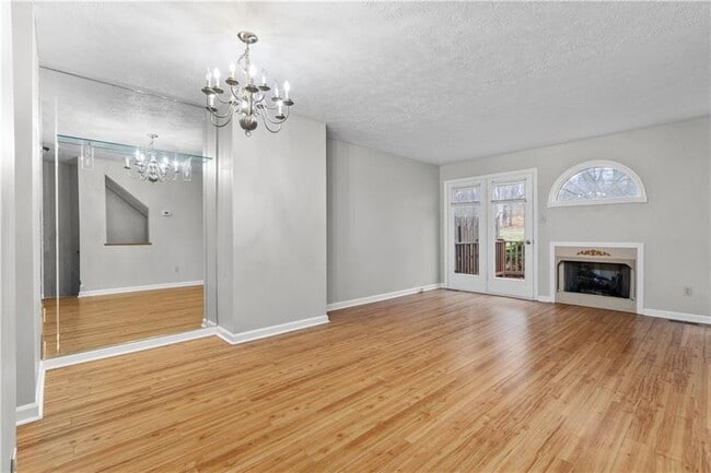 Building Photo - 491 Cherryhill Dr