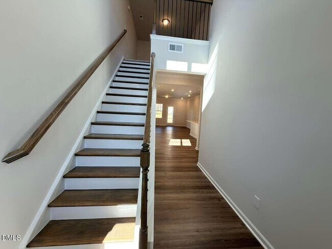 Building Photo - 2008 English Saddle Ln