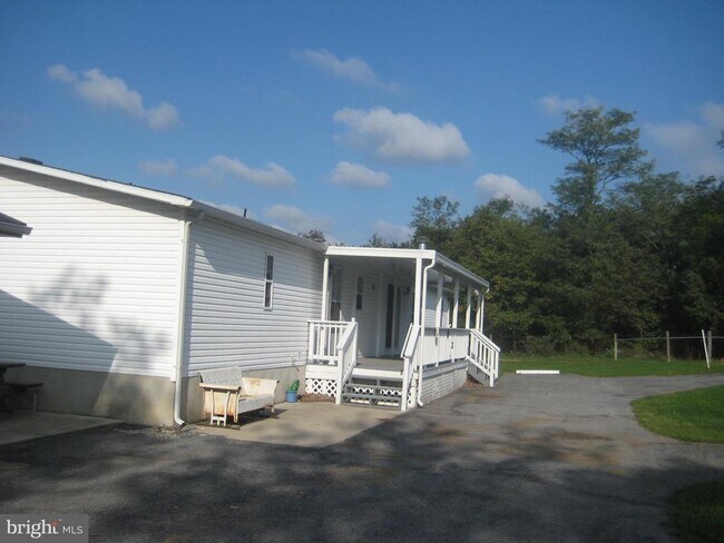 Building Photo - 477 Shickle Ln