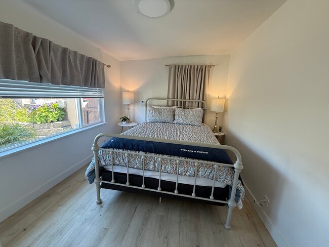 Foto del edificio - 1779 Saint Helena St