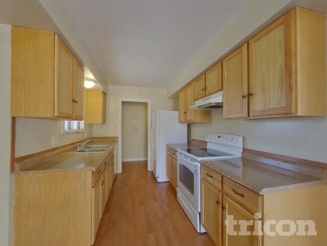 Building Photo - 1965 Windsor Way