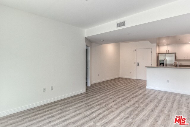 Building Photo - 670 Kelton Ave