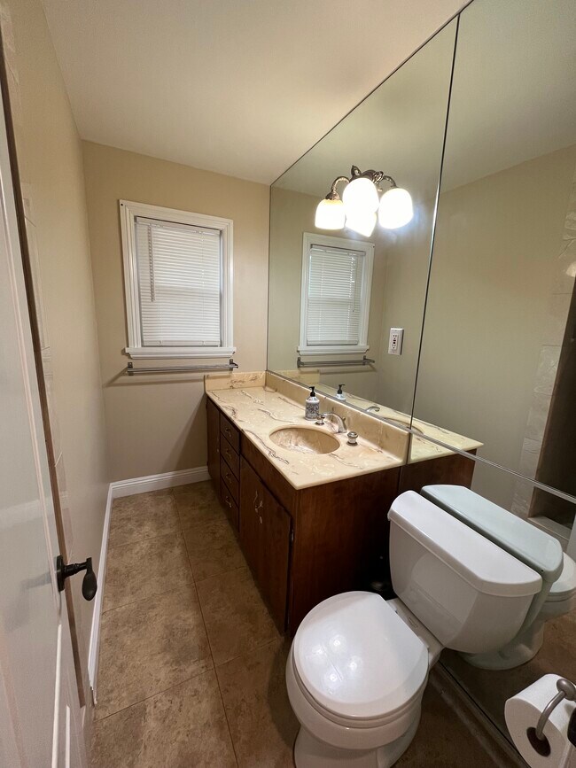 Building Photo - 22907 Lanark St