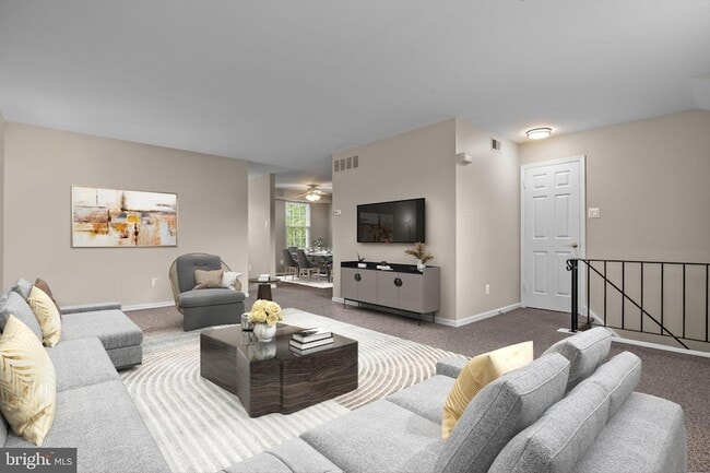 Building Photo - 560B Thrush Ct