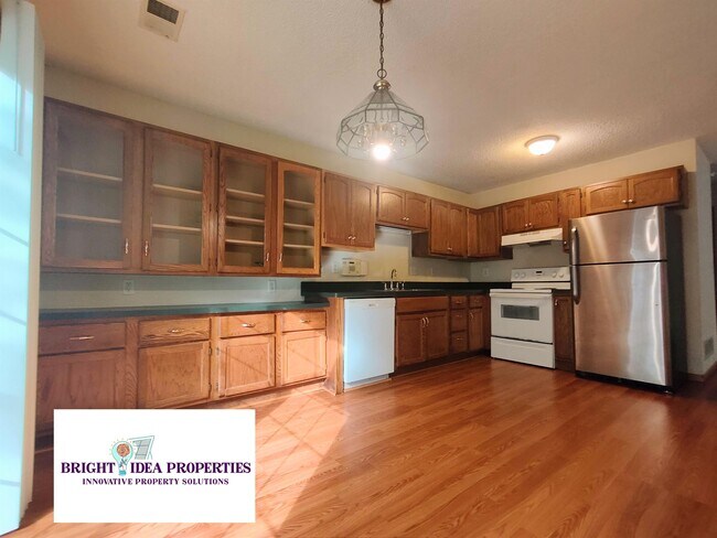 Building Photo - 380 Gironde Ct