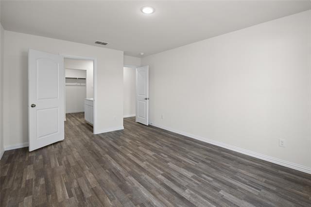 Building Photo - 335 Bounding Main
