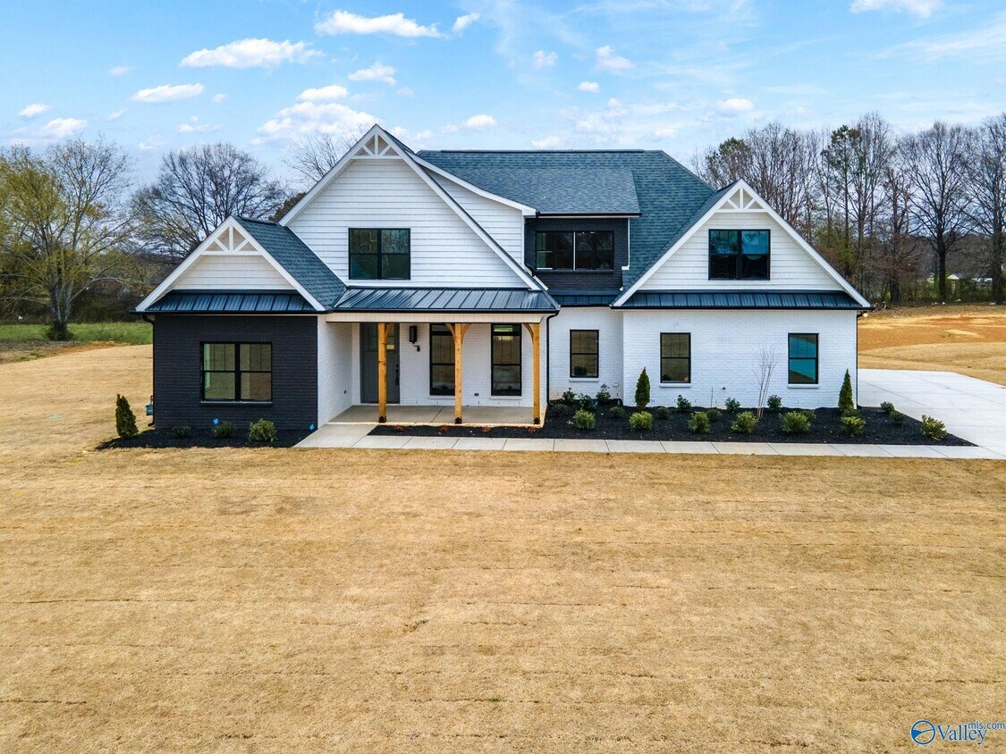Primary Photo - 133 Mercury Ln