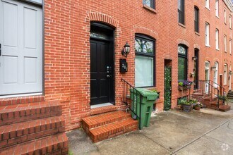 Building Photo - 207 S Chester St