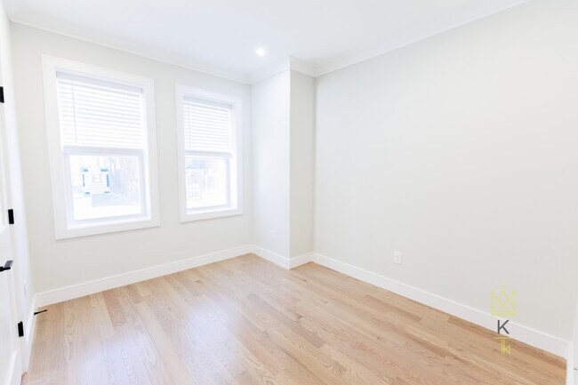Building Photo - 164 Allston St