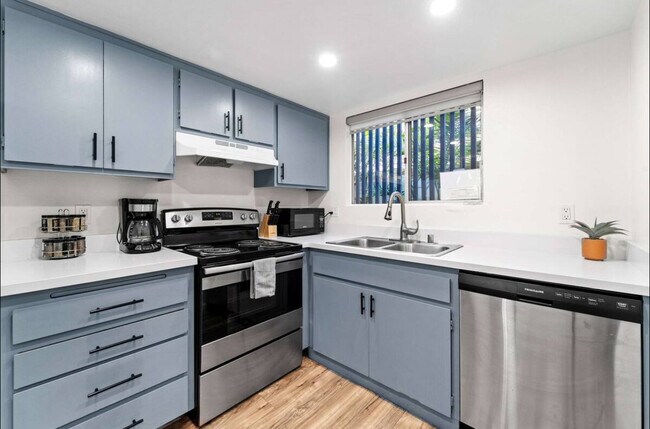 Foto del edificio - 2735 Hornblend St