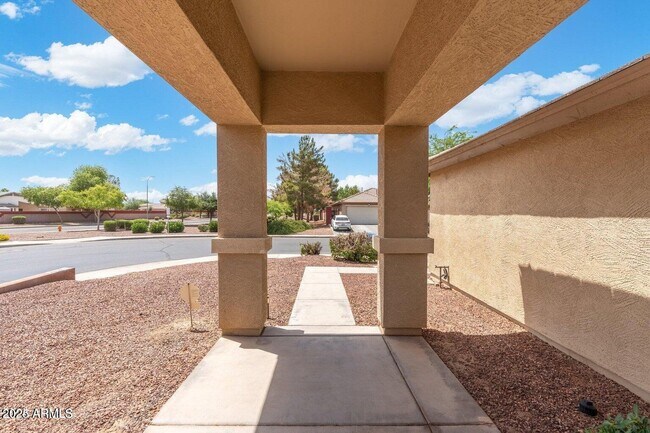 Foto del edificio - 10833 W Elm Ln