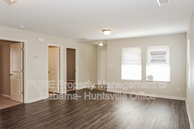 Building Photo - 135 Wethersfield Dr