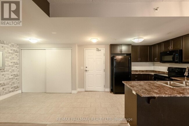 Building Photo - 67 Kingsbury Square