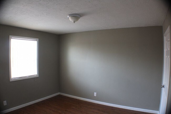 Building Photo - 1054 Ridge Ave SW