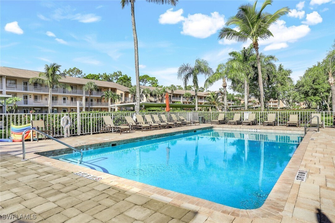 Foto del edificio - 7360 Glenmoor Ln