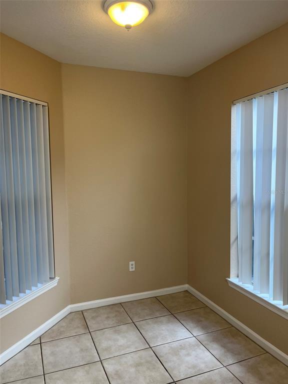 Building Photo - 9301 Crescent Loop Cir
