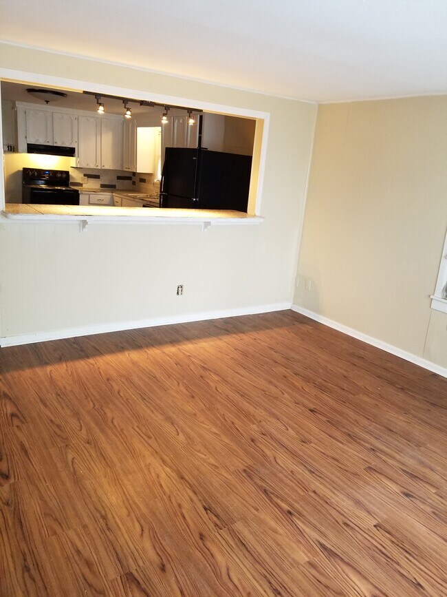 Foto del edificio - 1117 E Nettie Ave