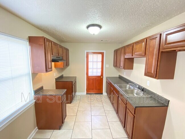 Foto del edificio - 4426 Range Line Rd