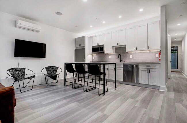 Foto del edificio - 1362 Perry Pl NW