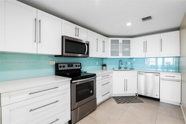 Foto del edificio - 3111 N Ocean Dr