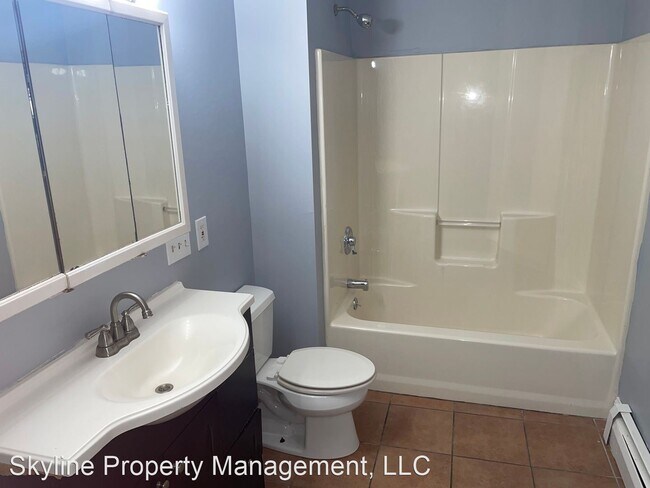 Foto del edificio - 4 br, 1.5 bath House - 38 Highland Avenue