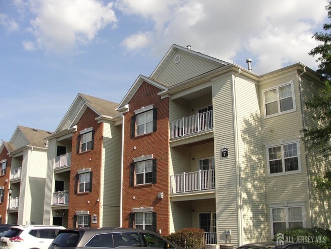 Building Photo - 727 Lucy Ct